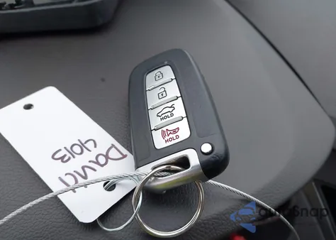 2015 Hyundai Sonata Hybrid Limited z USA, uszkodzony, nr VIN KMHEC4A47FA129311